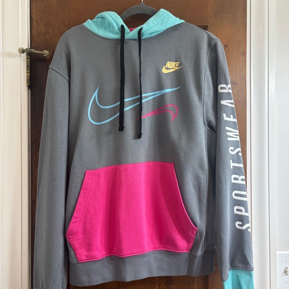 Nike Tops - Nike Multicolor Sweatshirt